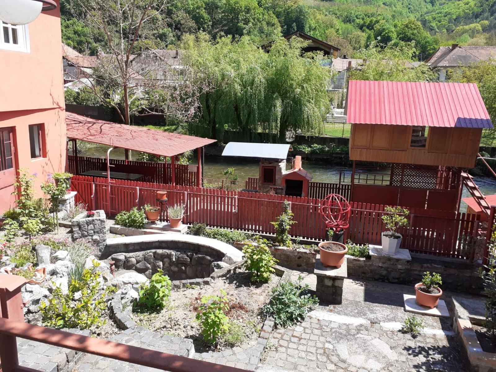 Pensiunea Belladonna Băile Herculane Exteriör bild