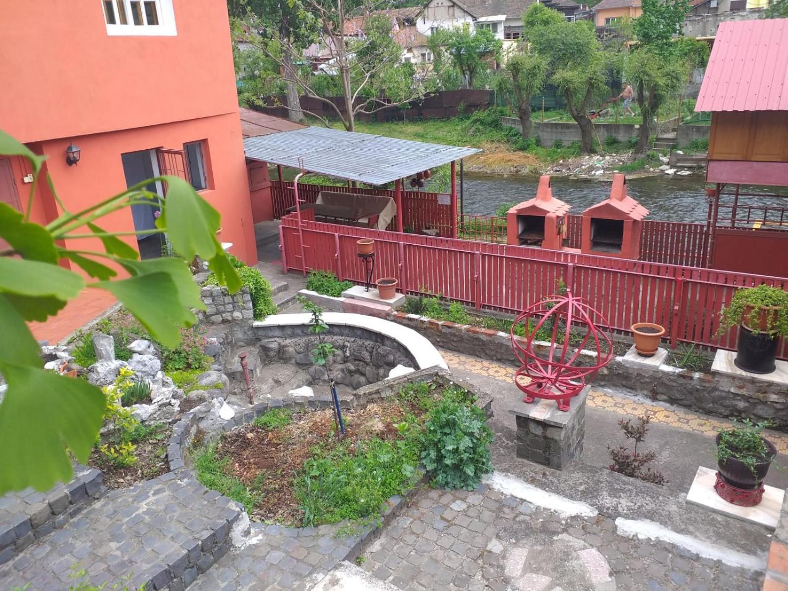 Pensiunea Belladonna Băile Herculane Exteriör bild