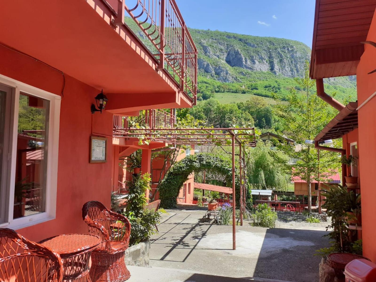 Pensiunea Belladonna Băile Herculane Exteriör bild