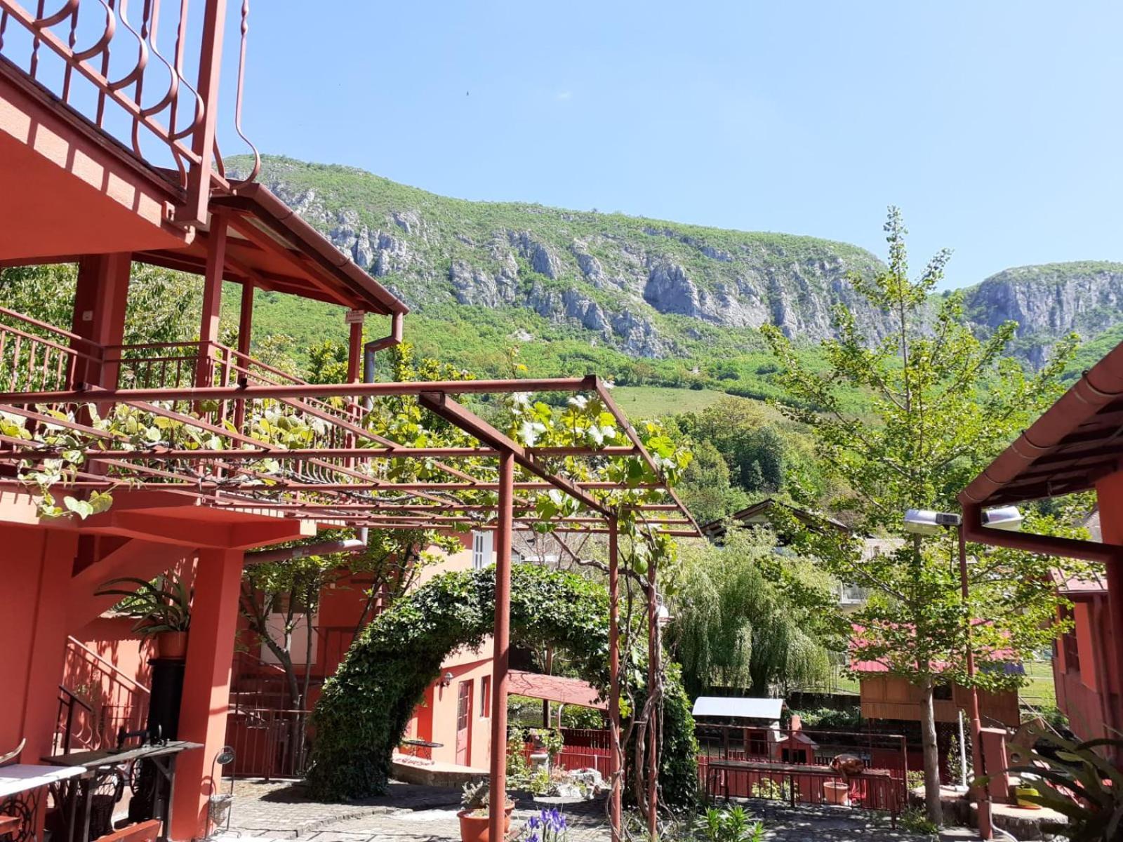 Pensiunea Belladonna Băile Herculane Exteriör bild