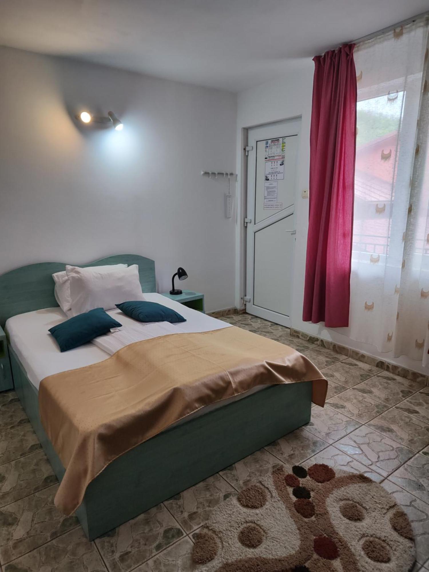 Pensiunea Belladonna Băile Herculane Exteriör bild